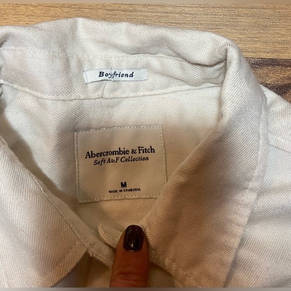 Abercrombie and Fitch Boyfriend Soft Collection Womens Sz Med Beige Button Down - Picture 2 of 7
